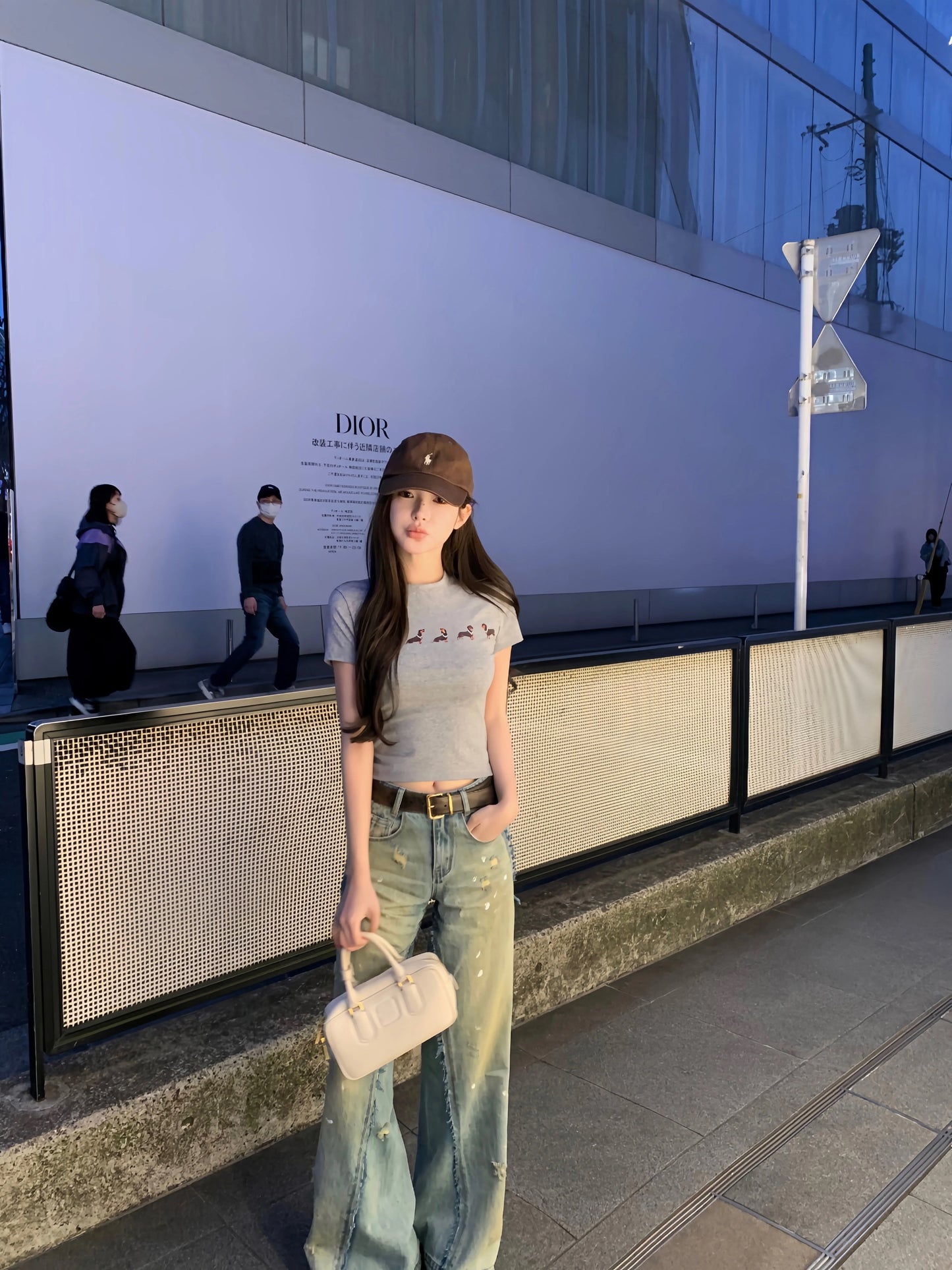 [In stock] CHICYOU "Fashionable Dirty Pants" Blue Ink Splashed Fur Trim Distressed Soft Jeans