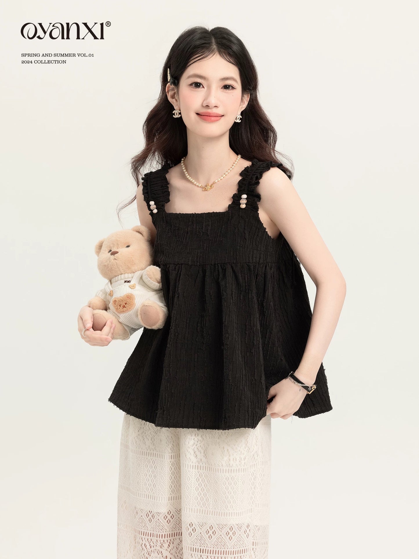 Ouyang Xi's "Sun and Moon Streaming Light" Summer Small Black Camisole Women's Designed Commuting Top Suit