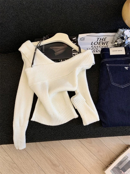 Jade Closet direct store recommendation ~ Medela sweet and spicy style design halter neck long-sleeved knitted sweater spring and autumn