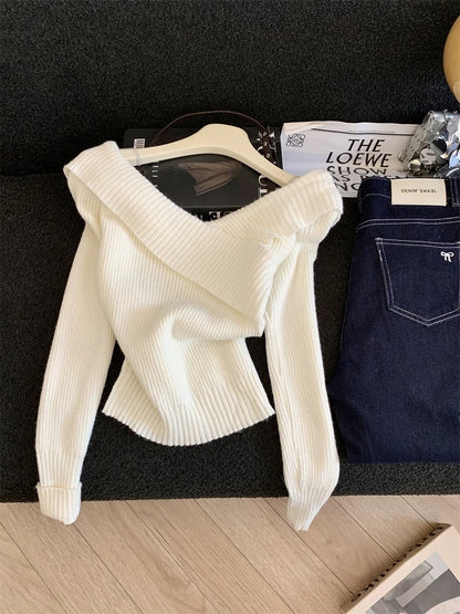 Jade Closet direct store recommendation ~ Medela sweet and spicy style design halter neck long-sleeved knitted sweater spring and autumn