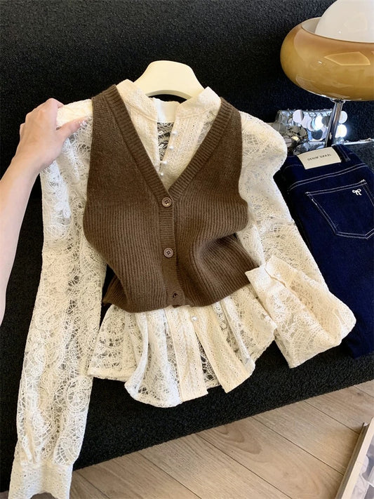 Jade Closet direct store recommendation ~ Medela sweet style knitted vest hollow lace shirt two-piece set