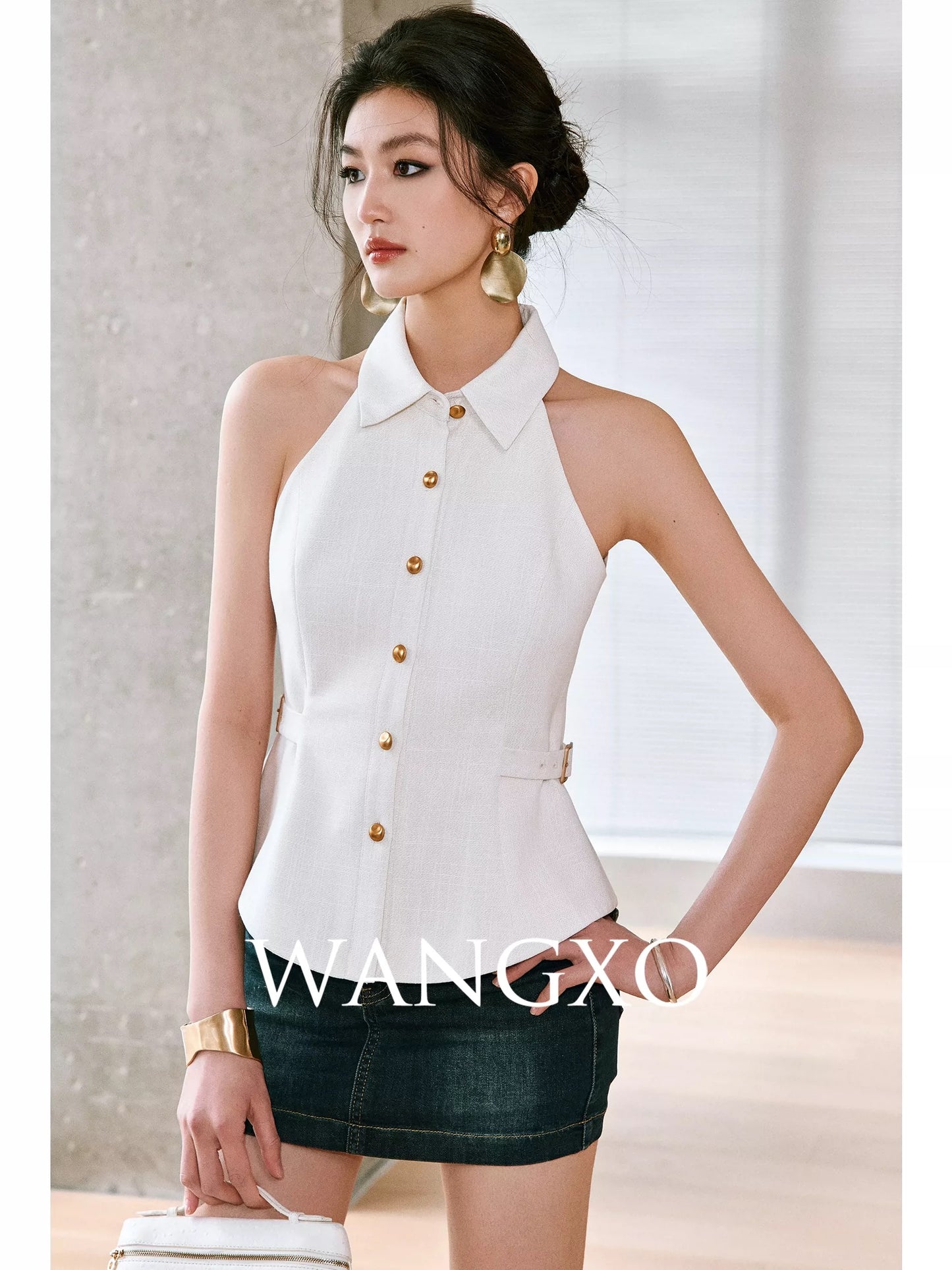 WANGXO | Linen-like, slightly shimmering multi-fiber blend | French-style collared, halter neck, fitted waist vest top