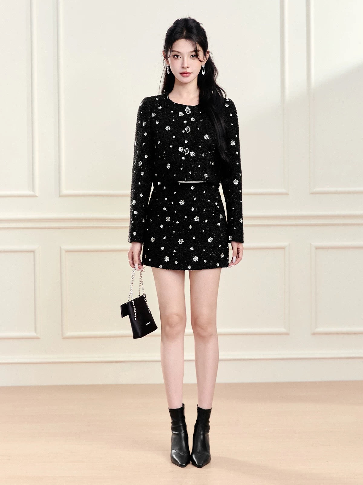 FanTu Elegant Socialite-inspired Suit 2025 Autumn/Winter Heavy Beaded and Rhinestone-Encrusted Long-Sleeved Jacket and A-line High-Waisted Skirt