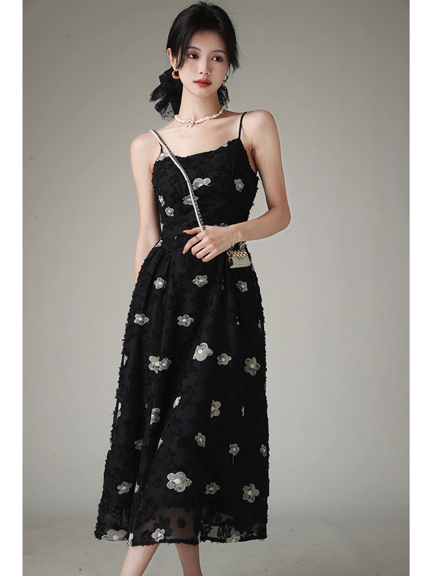 The plums are ripe [Dream Flower] Heavy industry cut flower weaving gold embroidery light dress suspender skirt new high waist dress