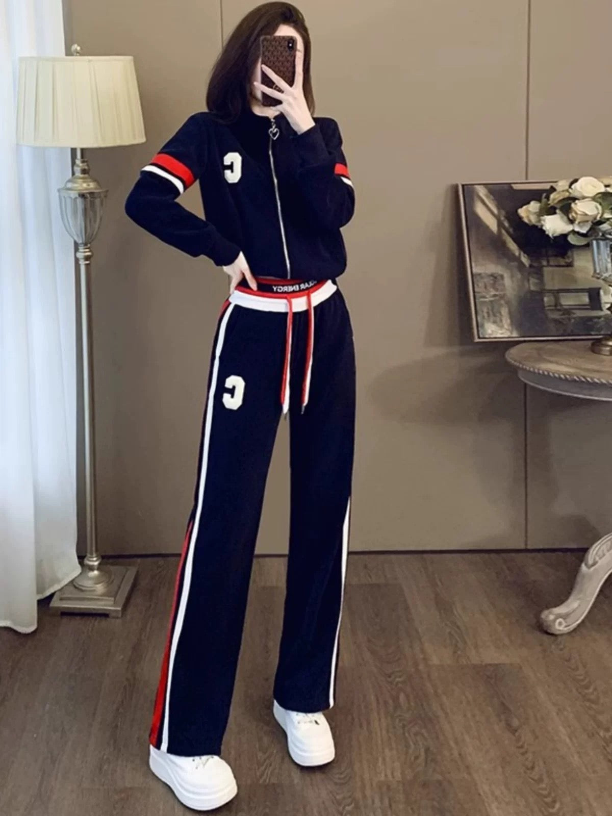 2025 autumn new European goods tide brand suit fashionable age-reducing jacket top casual sports pants two-piece suit women's clothing