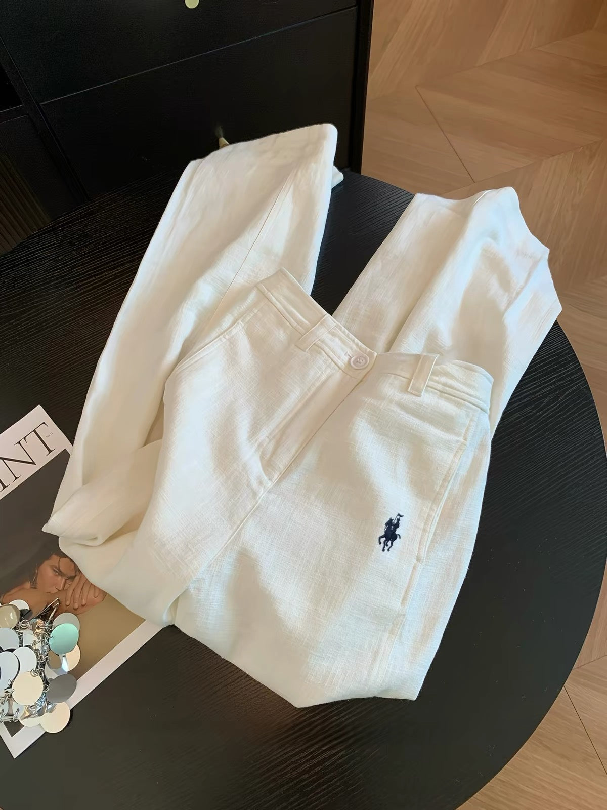 Women's White High-Waisted Linen Casual Trousers with Small Pony Embroidery – "Old Money" Aesthetic – New 2026 Summer Collection – Relaxed-Fit Cotton-Linen Pants