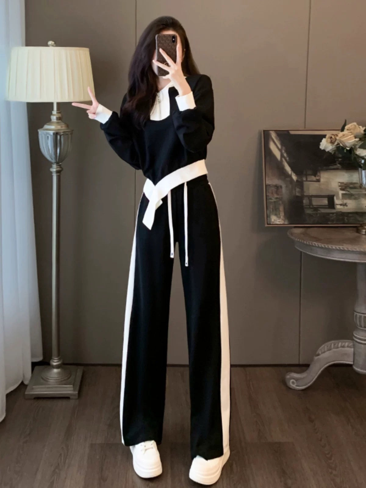 High-end European sports casual suits for women 2025 autumn fashion slim color matching sweatshirt wide leg pants temperament two-piece suit