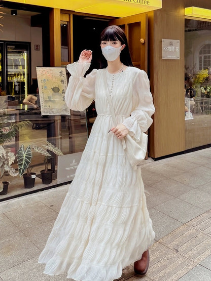 Fairy tea break French early spring white beach dress with waist slimming and pleated holiday long skirt long-sleeved chiffon dress