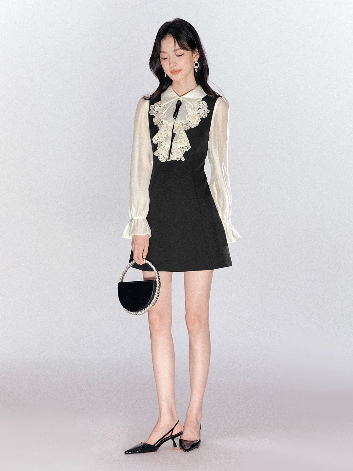 FanTu French-style long-sleeved dress for women, 2025 autumn new style, exquisite lace patchwork, faux two-piece design.