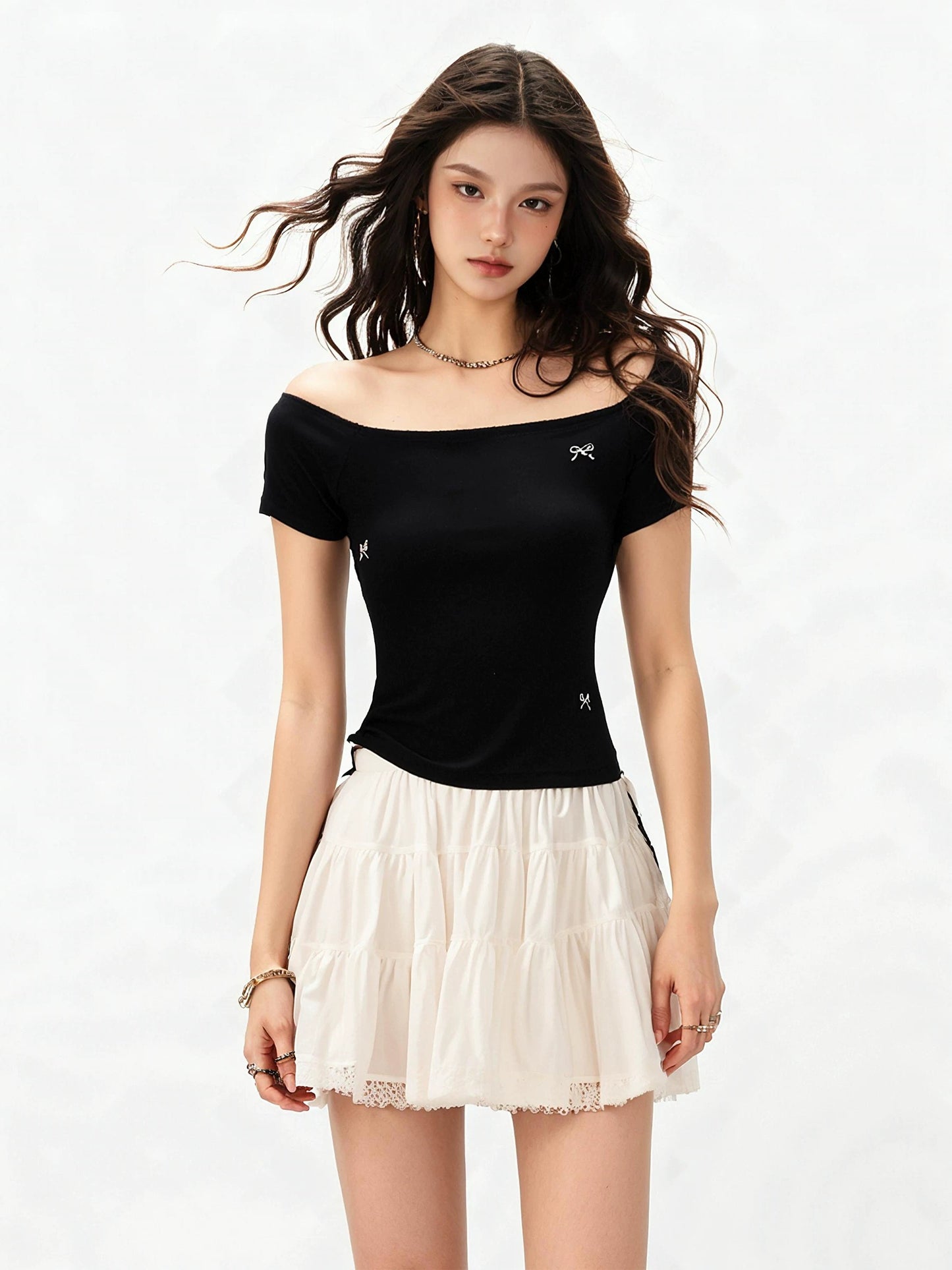 SHIYIYUE black one-shoulder short-sleeved T-shirt women's spring and summer hot girl slim right shoulder bow short bottoming shirt