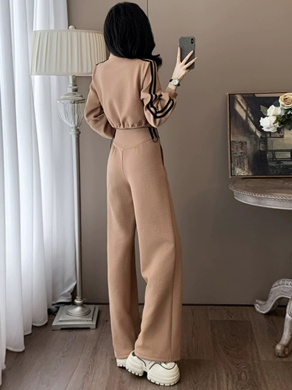 European brand casual sports suits for women 2025 autumn cool short long-sleeved tops wide-leg pants two-piece suit