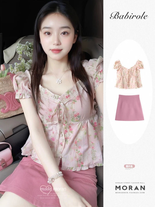 Korean dopamine summer outfits for a complete set of pink floral shirt tops and skirts two-piece suits for small people Korean dopamine summer outfits for a complete set of pink floral shirts tops and skirts two-piece suits for small people