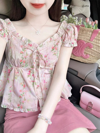 Korean dopamine summer outfits for a complete set of pink floral shirt tops and skirts two-piece suits for small people Korean dopamine summer outfits for a complete set of pink floral shirts tops and skirts two-piece suits for small people