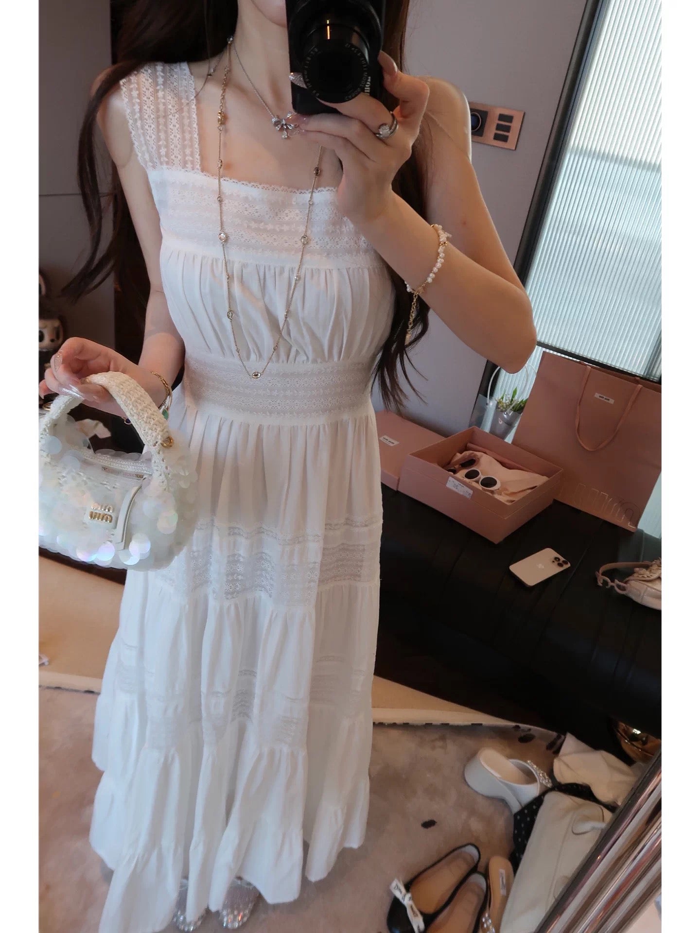 Yululu French-style hollowed-out lace patchwork sleeveless suspender dress for women's summer with a waist-cinching and elegant long skirt.