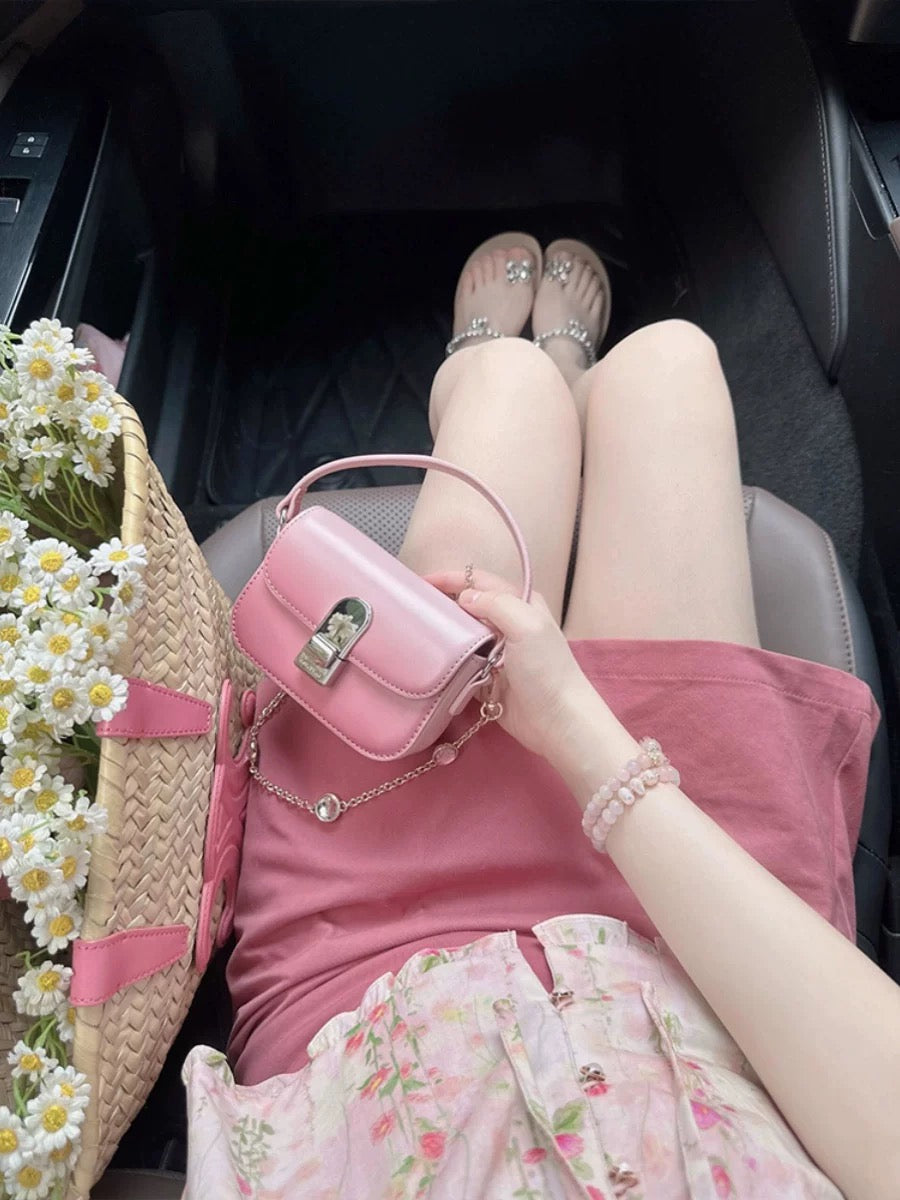 Korean dopamine summer outfits for a complete set of pink floral shirt tops and skirts two-piece suits for small people Korean dopamine summer outfits for a complete set of pink floral shirts tops and skirts two-piece suits for small people