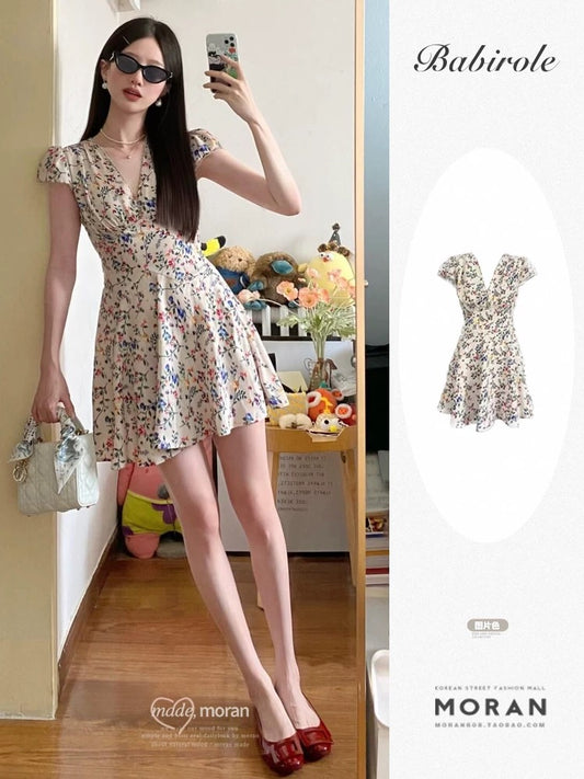 French tea break romantic small floral V-neck dress for women summer new retro temperament waist A-line skirt to reduce age