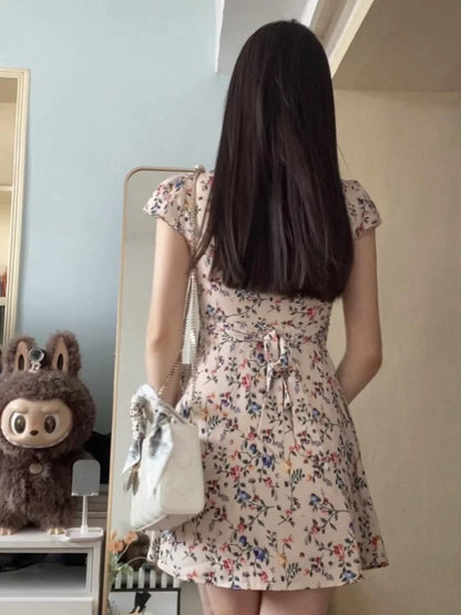 French tea break romantic small floral V-neck dress for women summer new retro temperament waist A-line skirt to reduce age