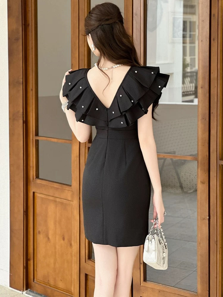 European black dress for women summer new style Hepburn style v-neck royal sister light mature French temperament waist hip skirt