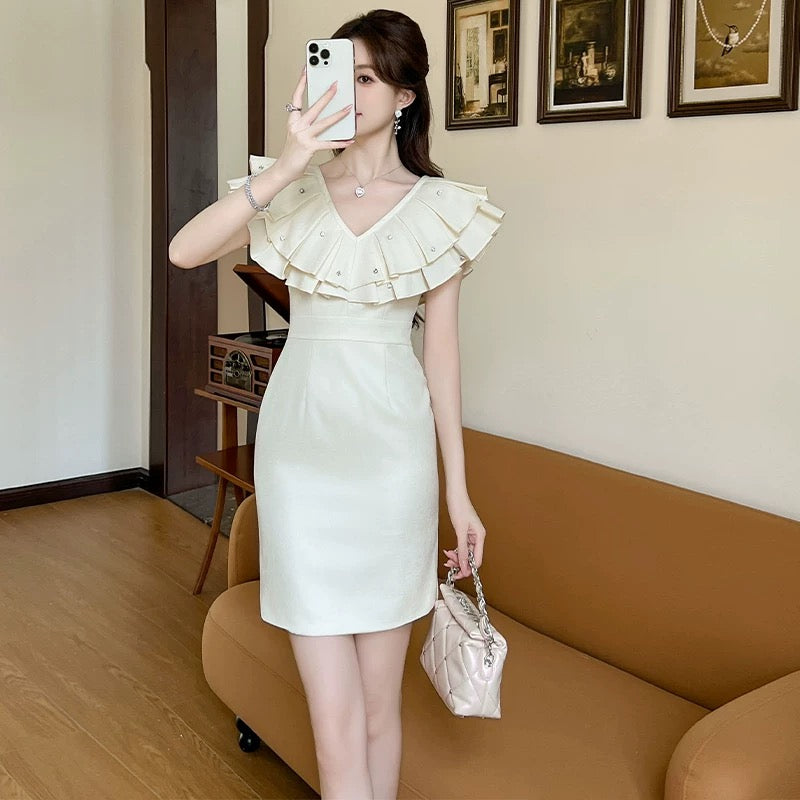 European black dress for women summer new style Hepburn style v-neck royal sister light mature French temperament waist hip skirt