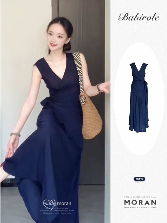 French temperament salt style light and mature sleeveless lace-up top and skirt two-piece suit for women in summer, fashionable and slim