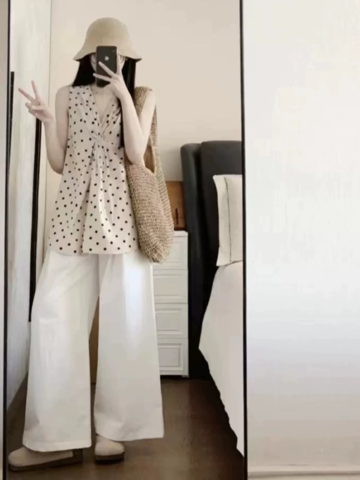 Salt style fried street design niche polka dot V-neck top sleeveless camisole casual trousers two-piece suit for women summer