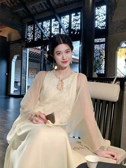 [In-Stock Clearance / Up to 40% Off] Lingqian Zihe New Chinese-Style Sequin Top & Satin Skirt Set