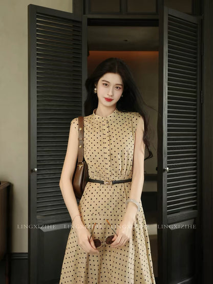 Ling Qian Zi He "Light Coffee Wave Shadow" – A sophisticated, slim-fit, sleeveless French-style A-line maxi dress with a polka-dot pattern, perfect for early autumn.