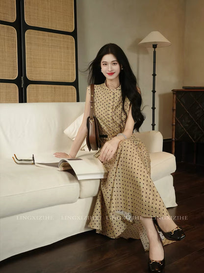 Ling Qian Zi He "Light Coffee Wave Shadow" – A sophisticated, slim-fit, sleeveless French-style A-line maxi dress with a polka-dot pattern, perfect for early autumn.