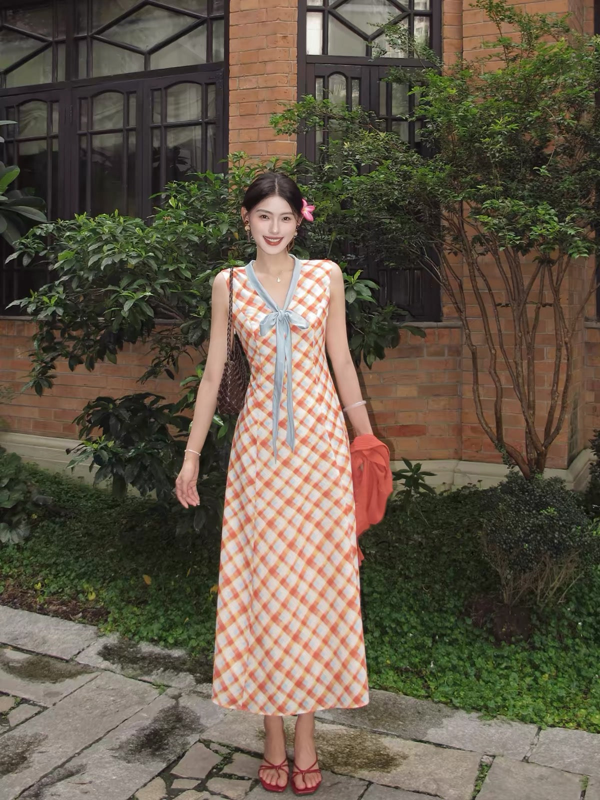 Ling Qian Zi He – Orange Plaid Summer Style: Women's French-inspired colorful plaid sleeveless maxi dress with bow-tie detail.