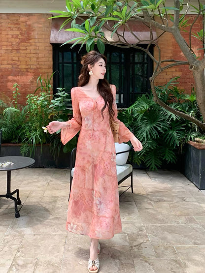 Ling Qian Zi He "Soft Pink Floral Charm" – Women's French-style pink chiffon floral maxi dress with long sleeves and a tie-waist.