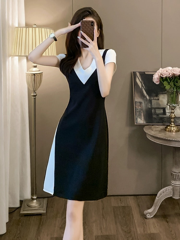 High-end V-neck dress for small people 2024 new summer women's fake two-piece patchwork skirt with waist and temperament