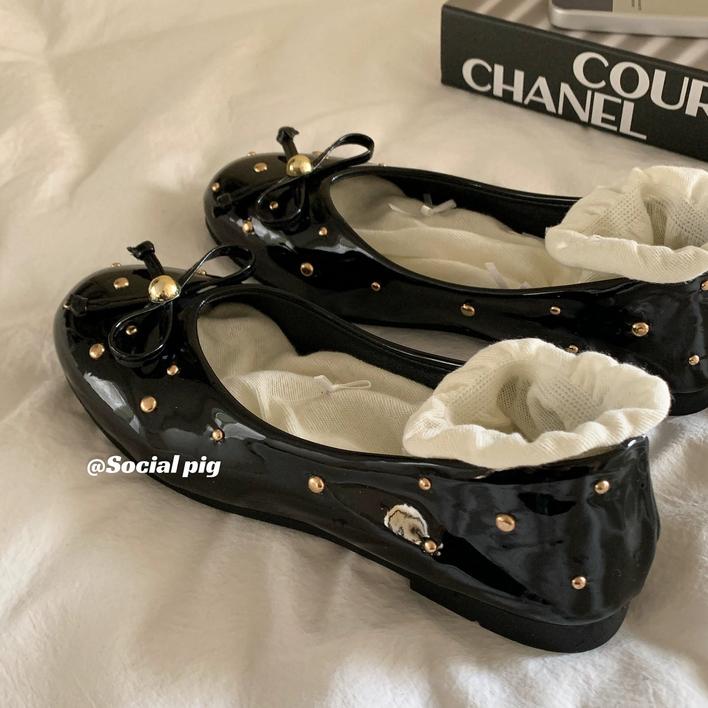 Evening style~French chic! Women's vintage flat ballet shoes with bow tie and single buckle.