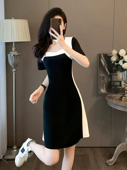 High-end retro black and white stitching square collar little black dress for women summer new small waist slimming dress