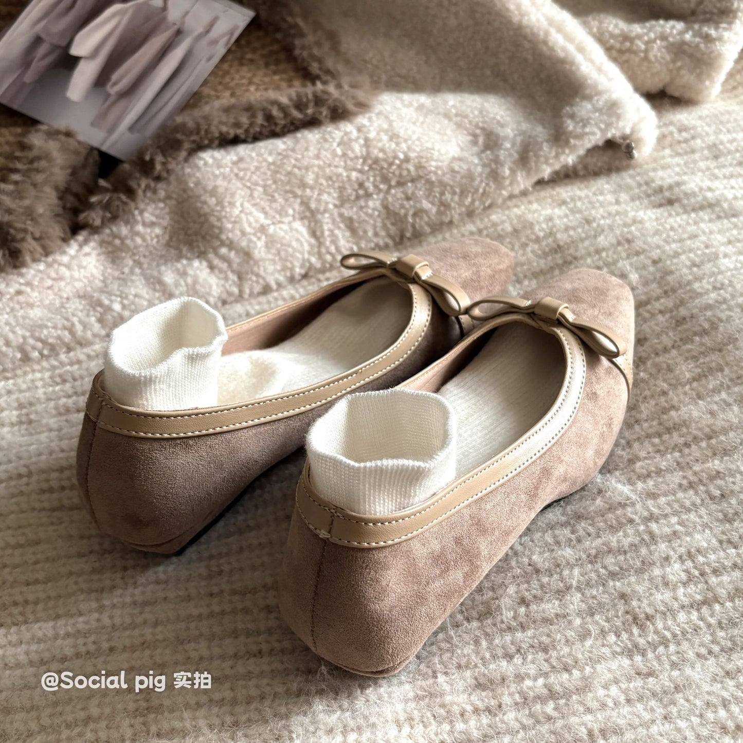 Social Pig French-style exquisite comfortable low-heeled flats for women, new autumn style, retro low-heeled shoes.