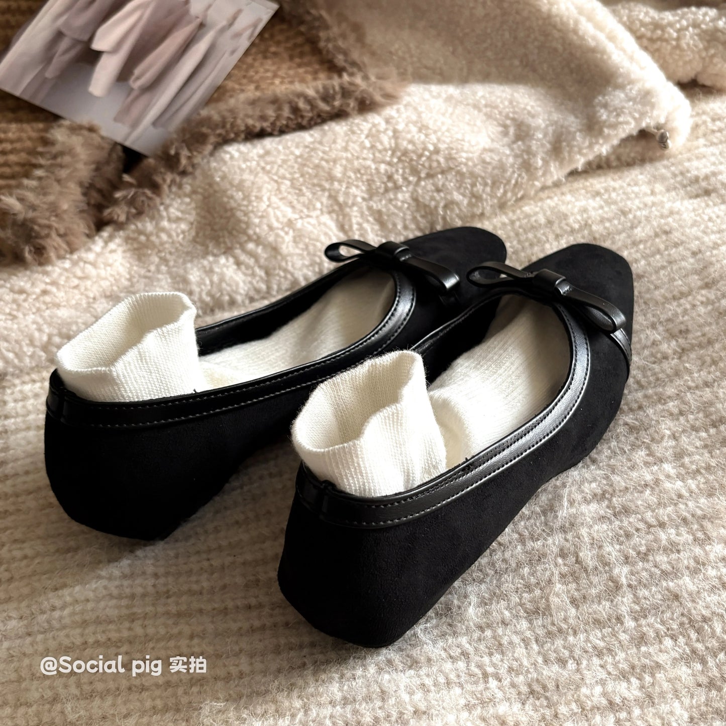 Social Pig French-style exquisite comfortable low-heeled flats for women, new autumn style, retro low-heeled shoes.