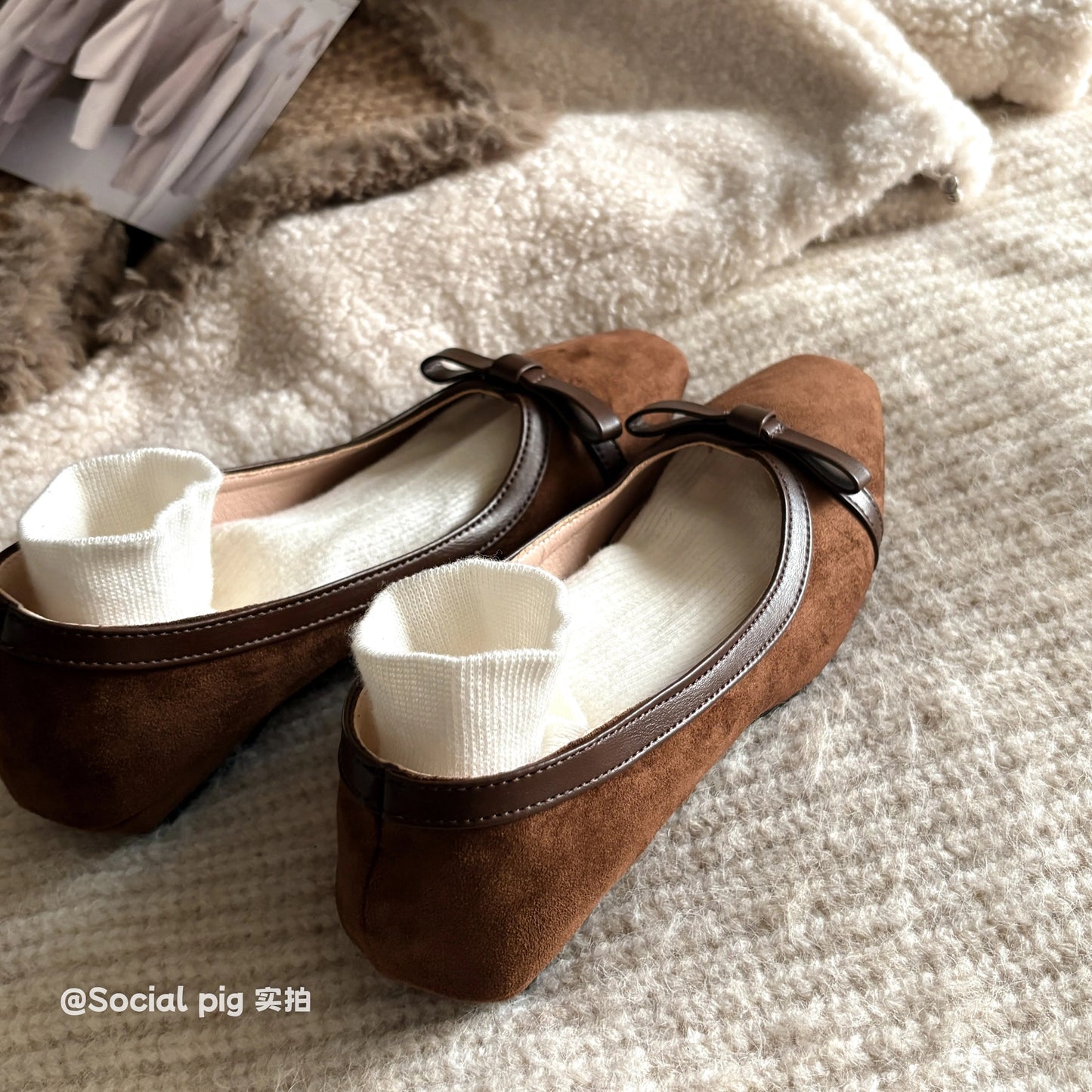 Social Pig French-style exquisite comfortable low-heeled flats for women, new autumn style, retro low-heeled shoes.