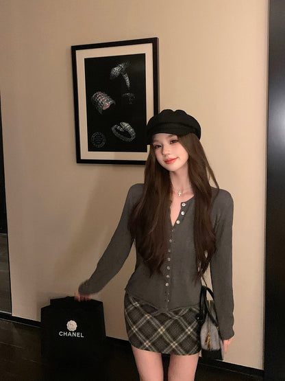 Qiu Rouyao light and gentle white long-sleeved knitted cardigan women's slim outer wear bottoming shirt temperament top