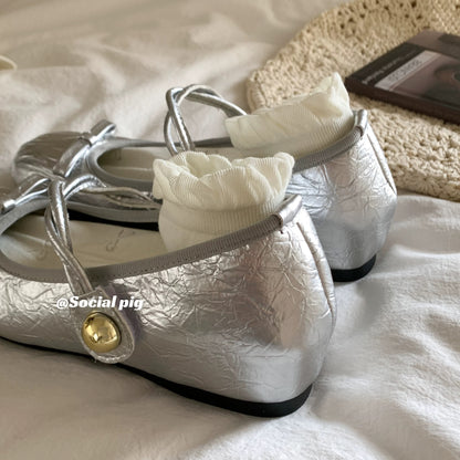 Beautiful silver flats~ Korean style platform ballet flats for women, perfect for petite women to pair with skirts and Mary Jane shoes.