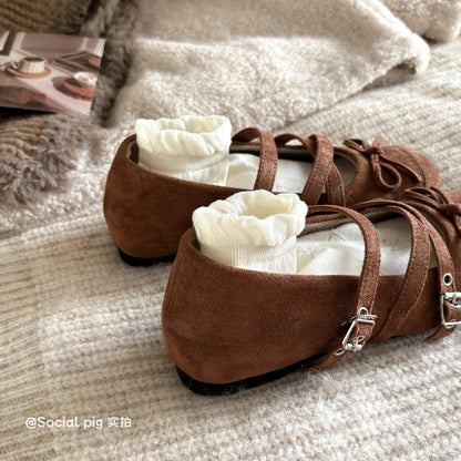 Social Pig - Gentle-inspired cross-strap low-cut platform Mary Jane shoes for evening wear with skirts.