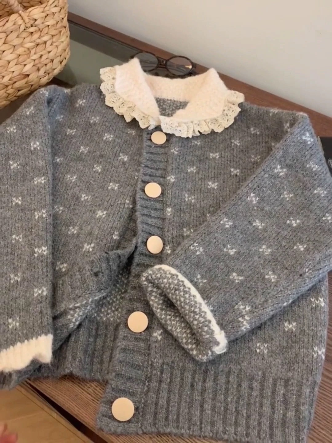 Niche design lace lapel knitted cardigan gray splicing retro college style raccoon velvet sweater women's autumn and winter