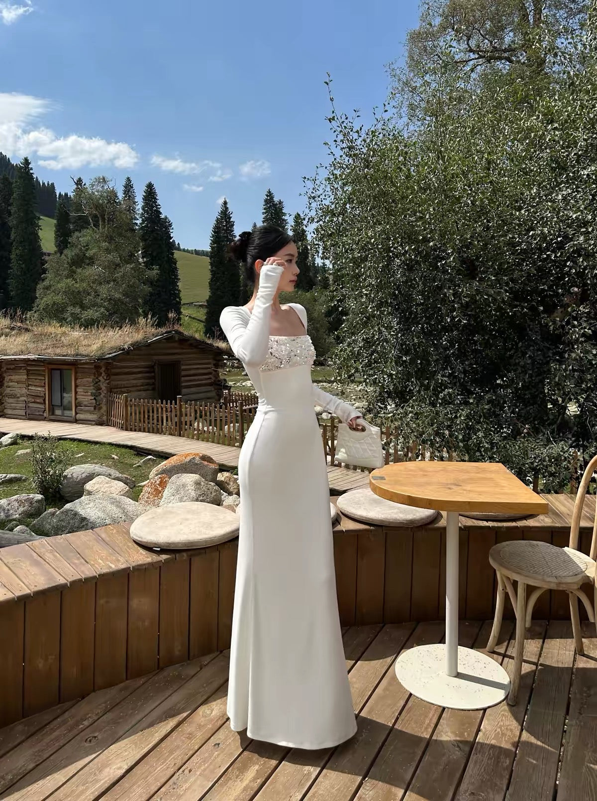 VENUIE White Long-Sleeve Knit Dress – Square Neck, Slim-Fit, Bodycon Style; Suitable for Birthday Parties, Semi-Formal Events, and Vacation Wear.