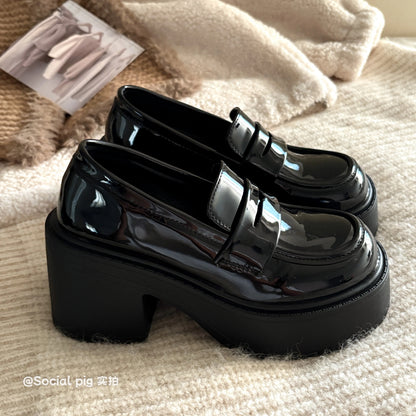 Social Pig platform slip-on loafers for women, retro British style, black, versatile leather shoes.