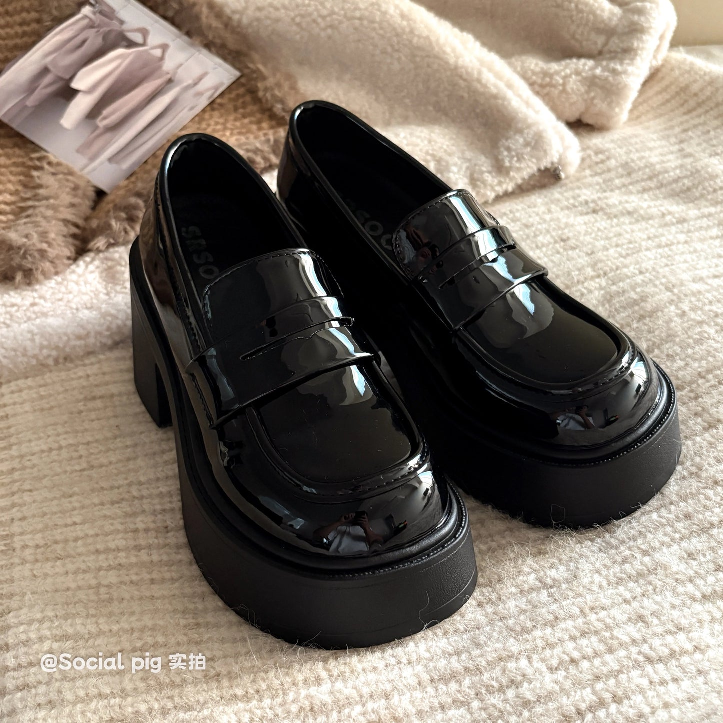 Social Pig platform slip-on loafers for women, retro British style, black, versatile leather shoes.