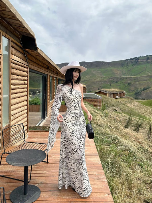 VENUIE Leopard Print One-Shoulder Maxi Dress – A Slim-Fit, Hip-Hugging Mermaid Style Offering an Effortless, Airy, and Vacation-Ready Look.