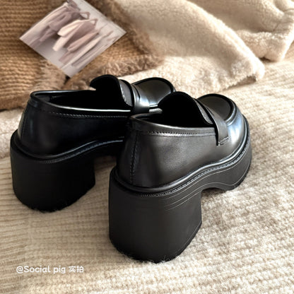 Social Pig platform slip-on loafers for women, retro British style, black, versatile leather shoes.