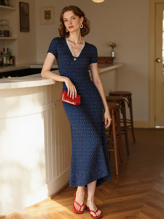 Blue floral dress female 2025 summer new French retro lace splicing v-neck short-sleeved long skirt