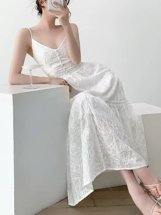 YAHI white holiday style sleeveless suspender dress female 2025 summer waist slimming temperament jacquard long skirt