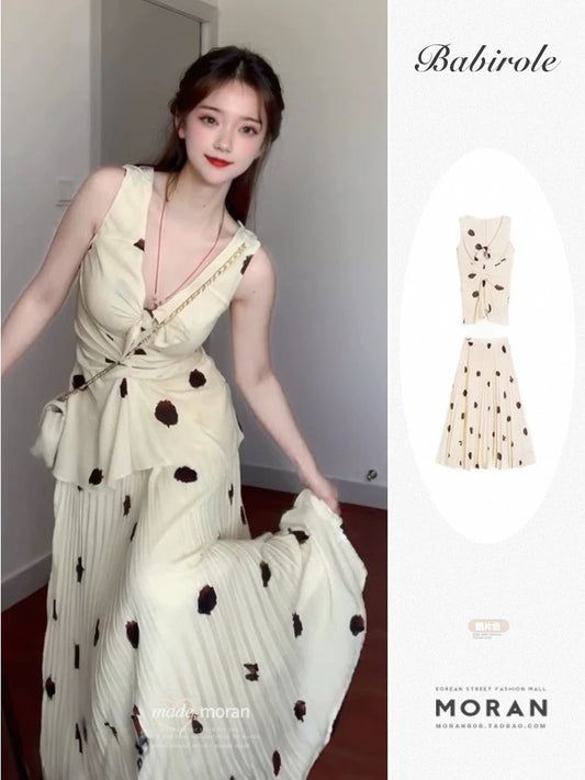 French retro polka-dot sleeveless vest V-neck top half-length skirt two-piece summer fashion age-reducing tea break set