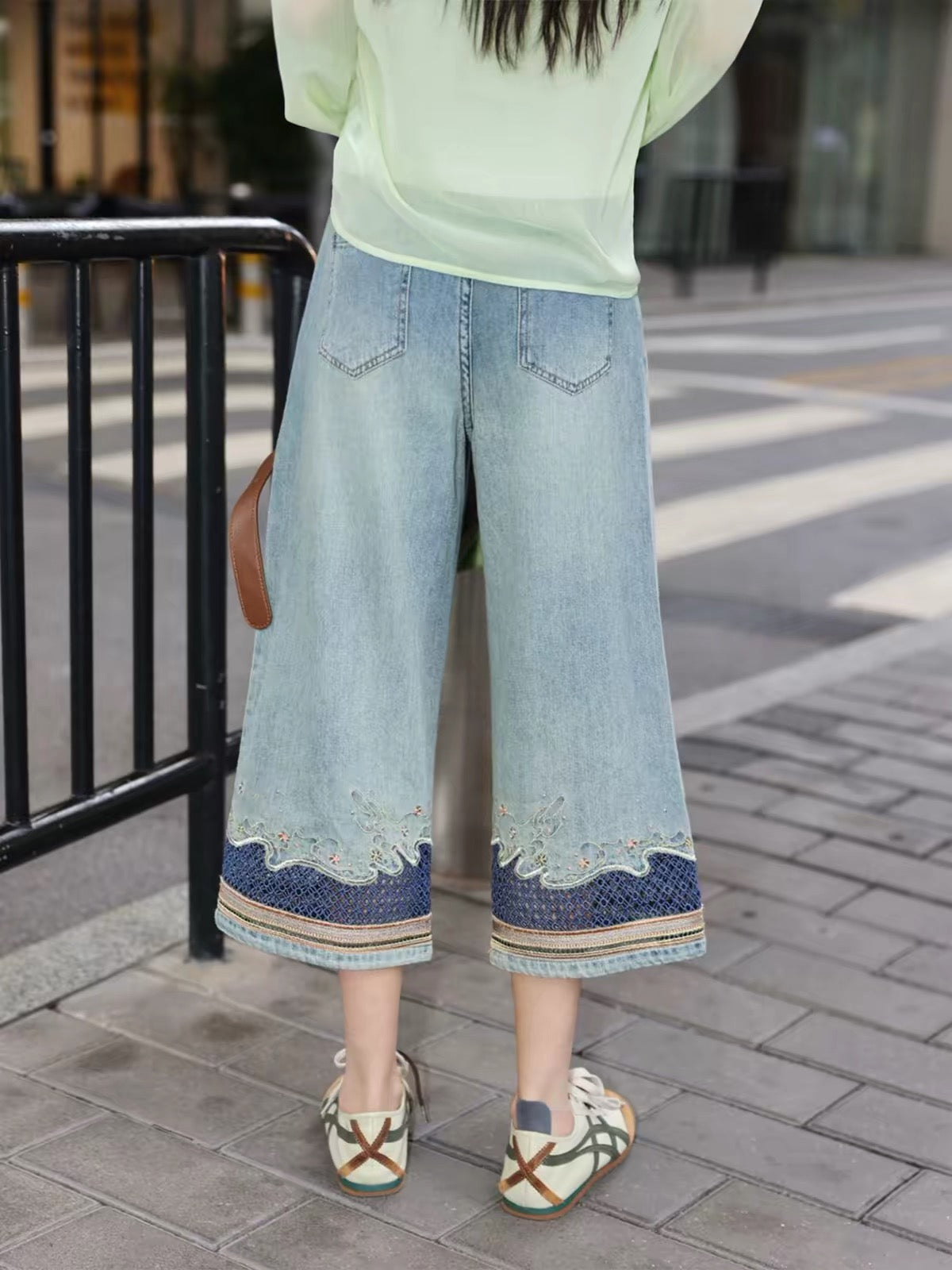 Chen Jiajie [Woven Brocade Years] Ethnic-style wide-leg casual jeans for women, featuring embroidery, cut-out detailing, and paneling—versatile for work or leisure.