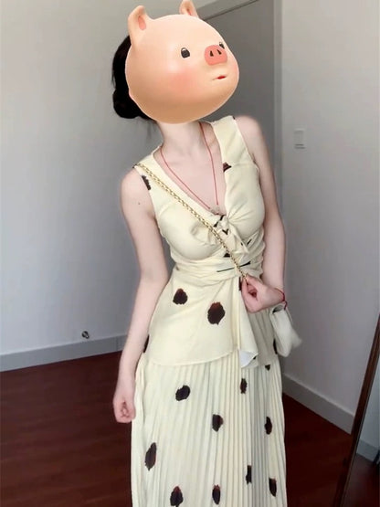 French retro polka-dot sleeveless vest V-neck top half-length skirt two-piece summer fashion age-reducing tea break set